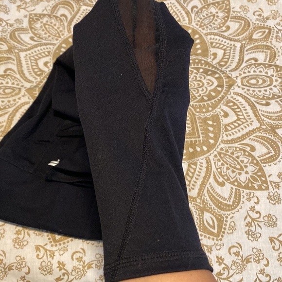 Fabletics Motion 365 legging size medium color black👍🏽 - Picture 7 of 7